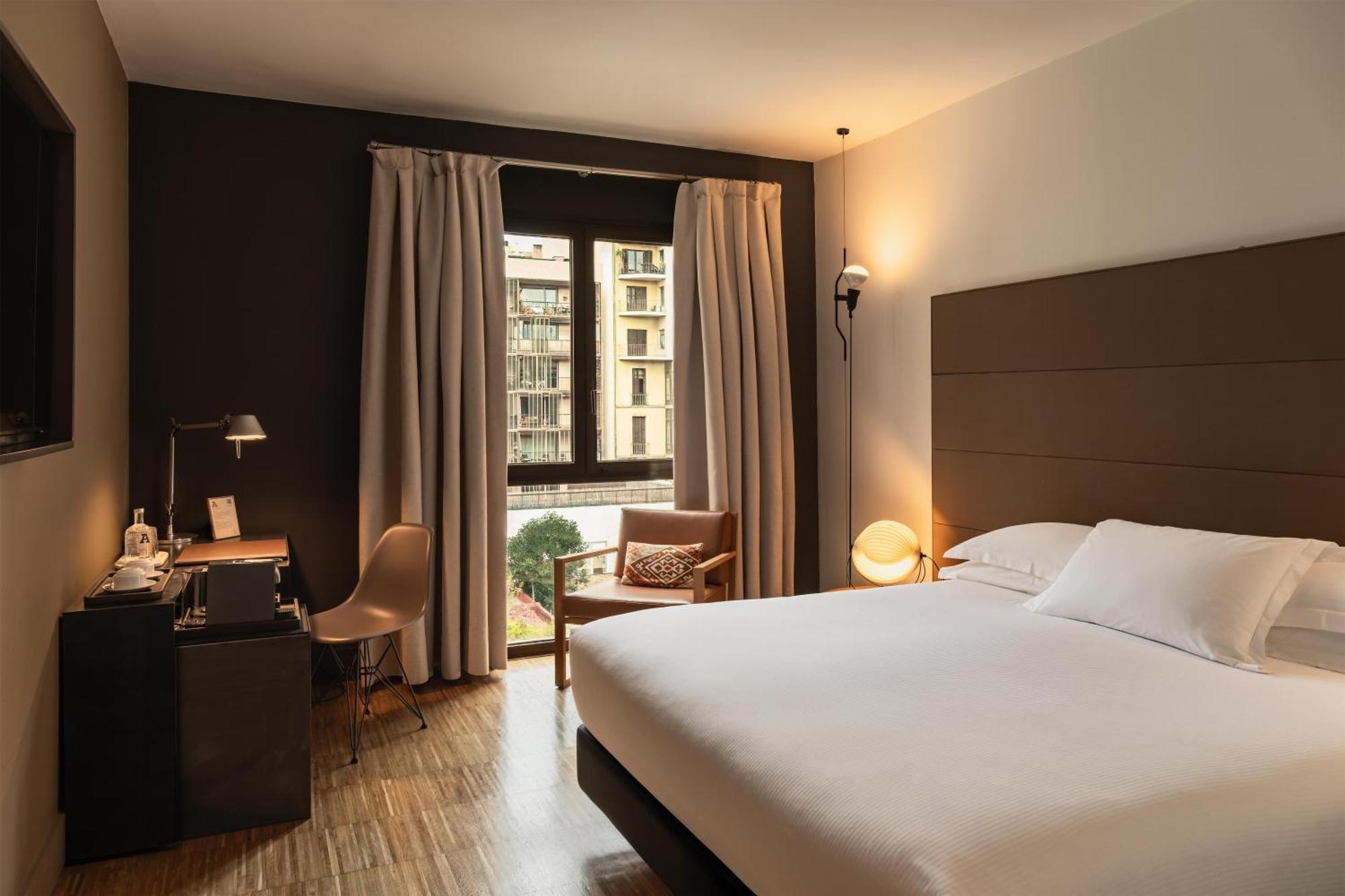 Alexandra Barcelona Hotel, Curio Collection By Hilton — Фото 1